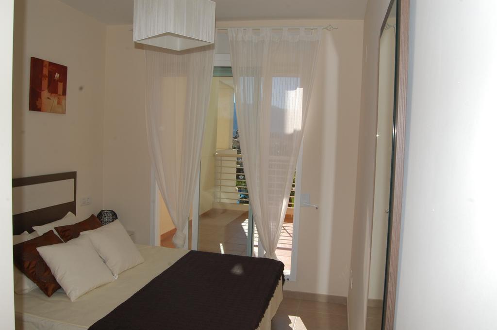 Coll Verd Apartment Дения Номер фото